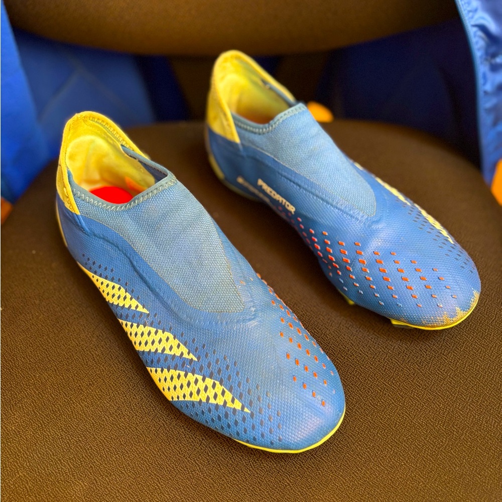 Used- Men's Adidas Predator Accuracy.3 Soccer Cleats 'Blue' / Size 8.5